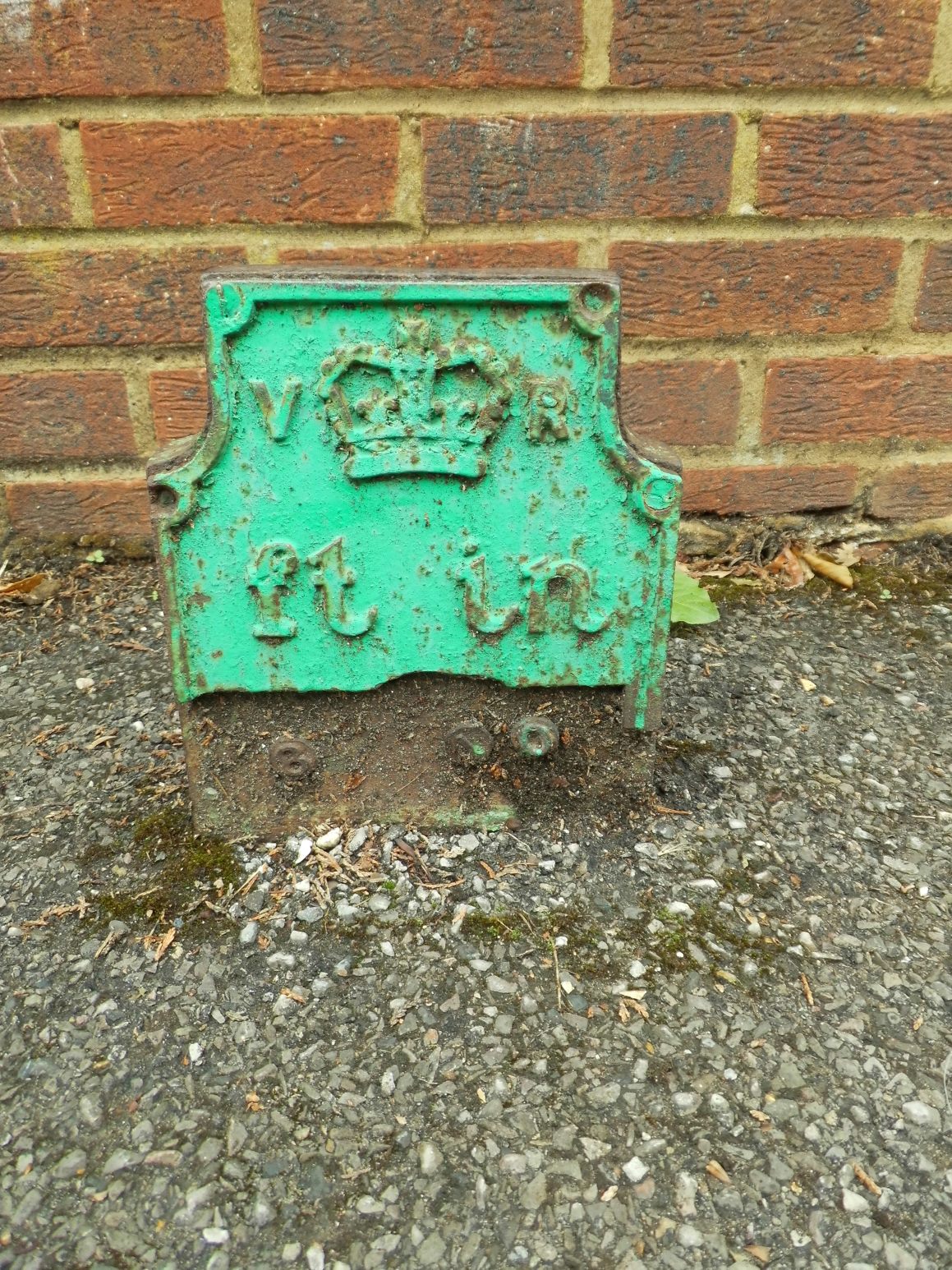 Telegraph cable marker post at 256 Hempstead Road, Watford by Derek Pattenson 