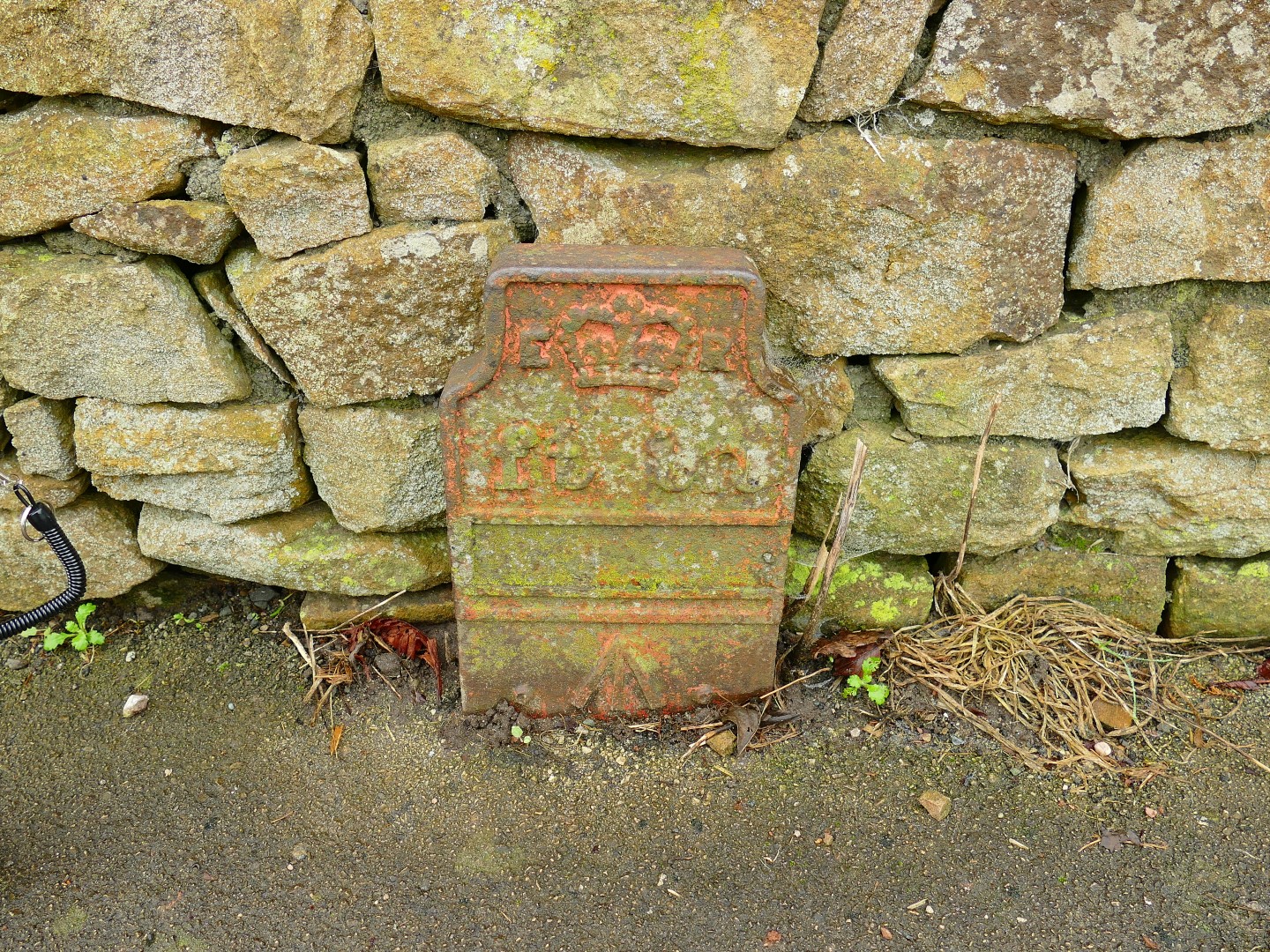 Telegraph cable marker post at Lancaster Road (A6), Slyne by Christopher Leather 