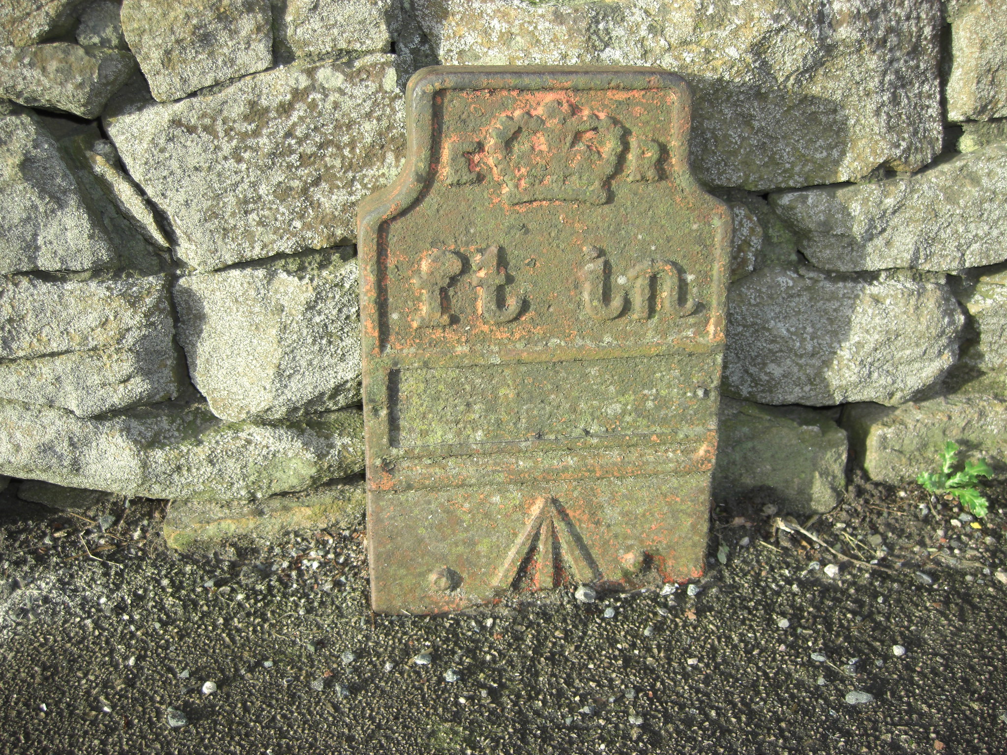 Telegraph cable marker post at Lancaster Road (A6), Slyne by Richard Davies 