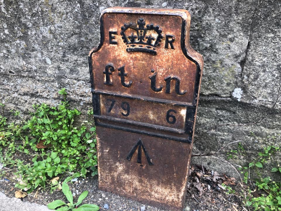 Telegraph cable marker post at 4 High Street, Wetherby by John Jenkinson 