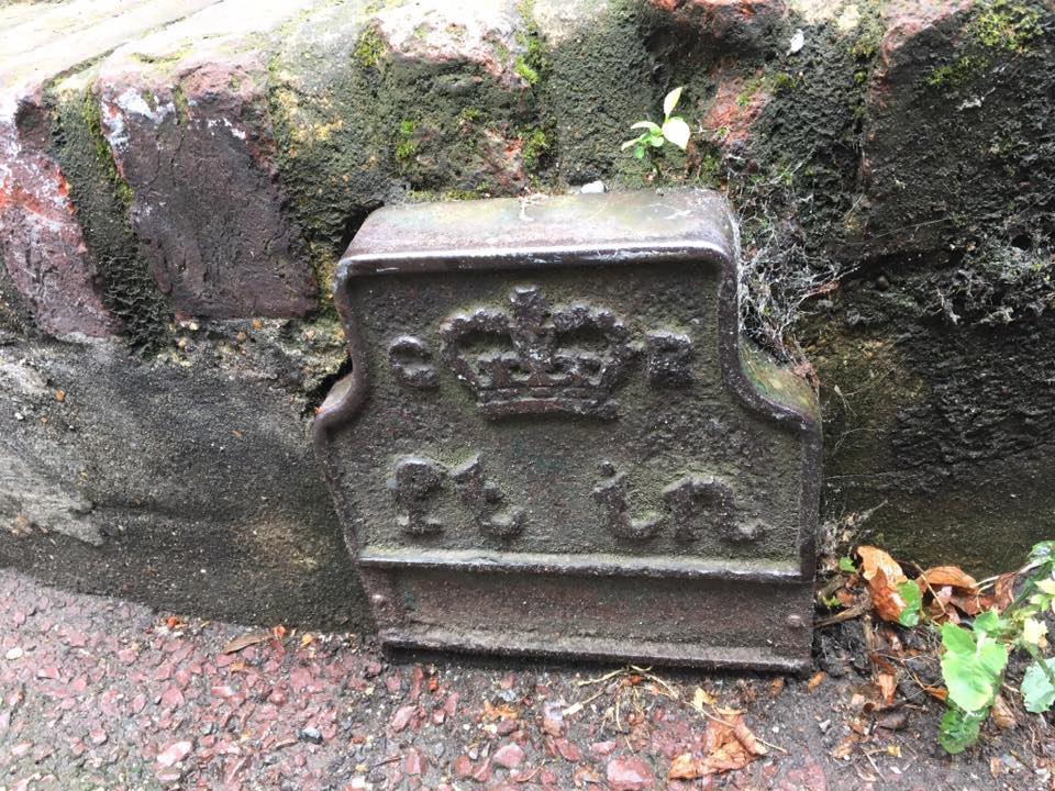 Telegraph cable marker post at Judges Terrace, East Grinstead by Robin Whaley 