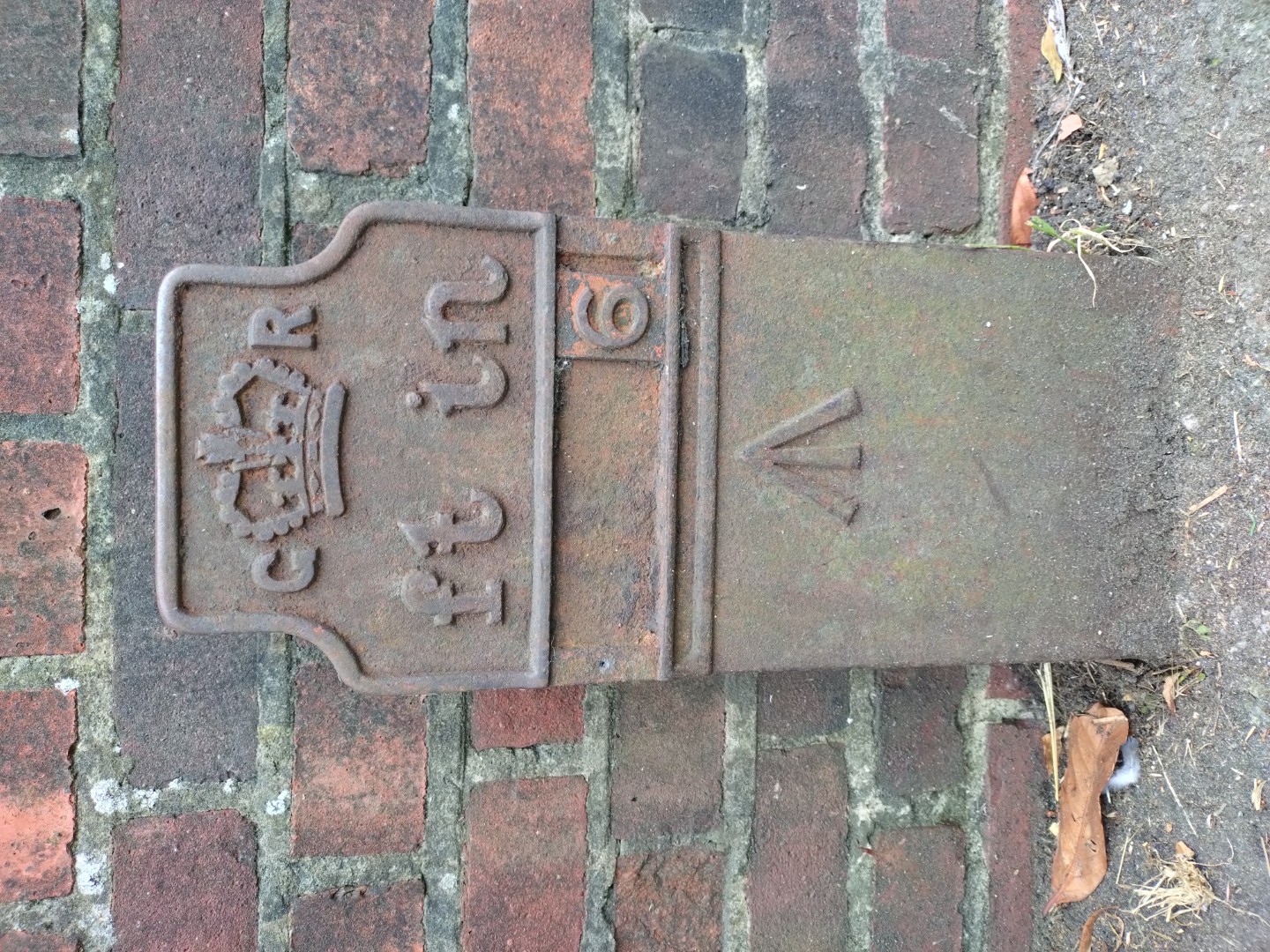 Telegraph cable marker post at Fisherton Street (South side), Salisbury by Andrew Ward 