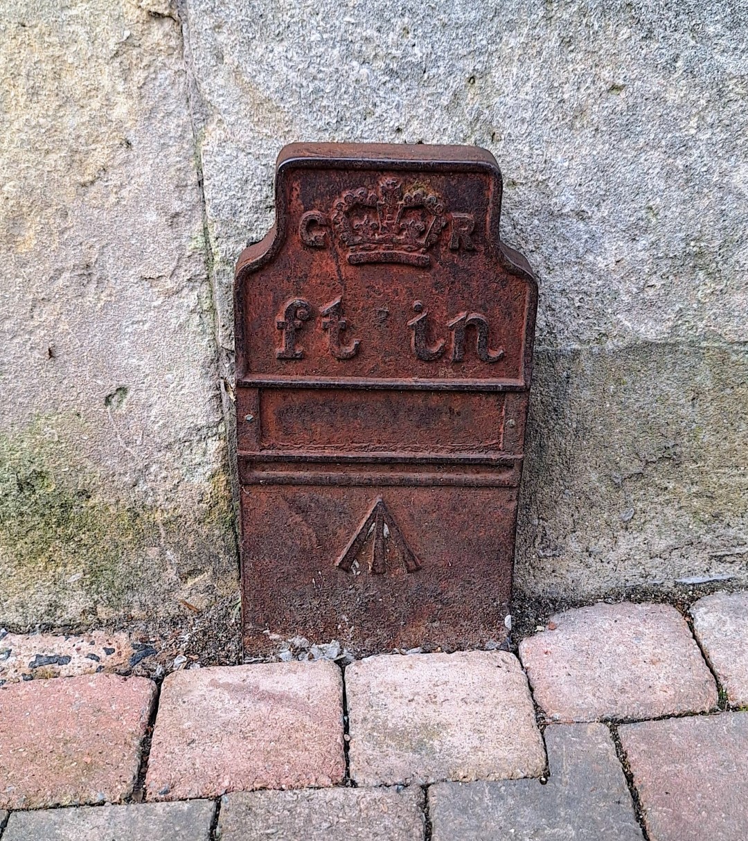 Telegraph cable marker post at 45 Angel Place, Worcester by Jim Whitfield 