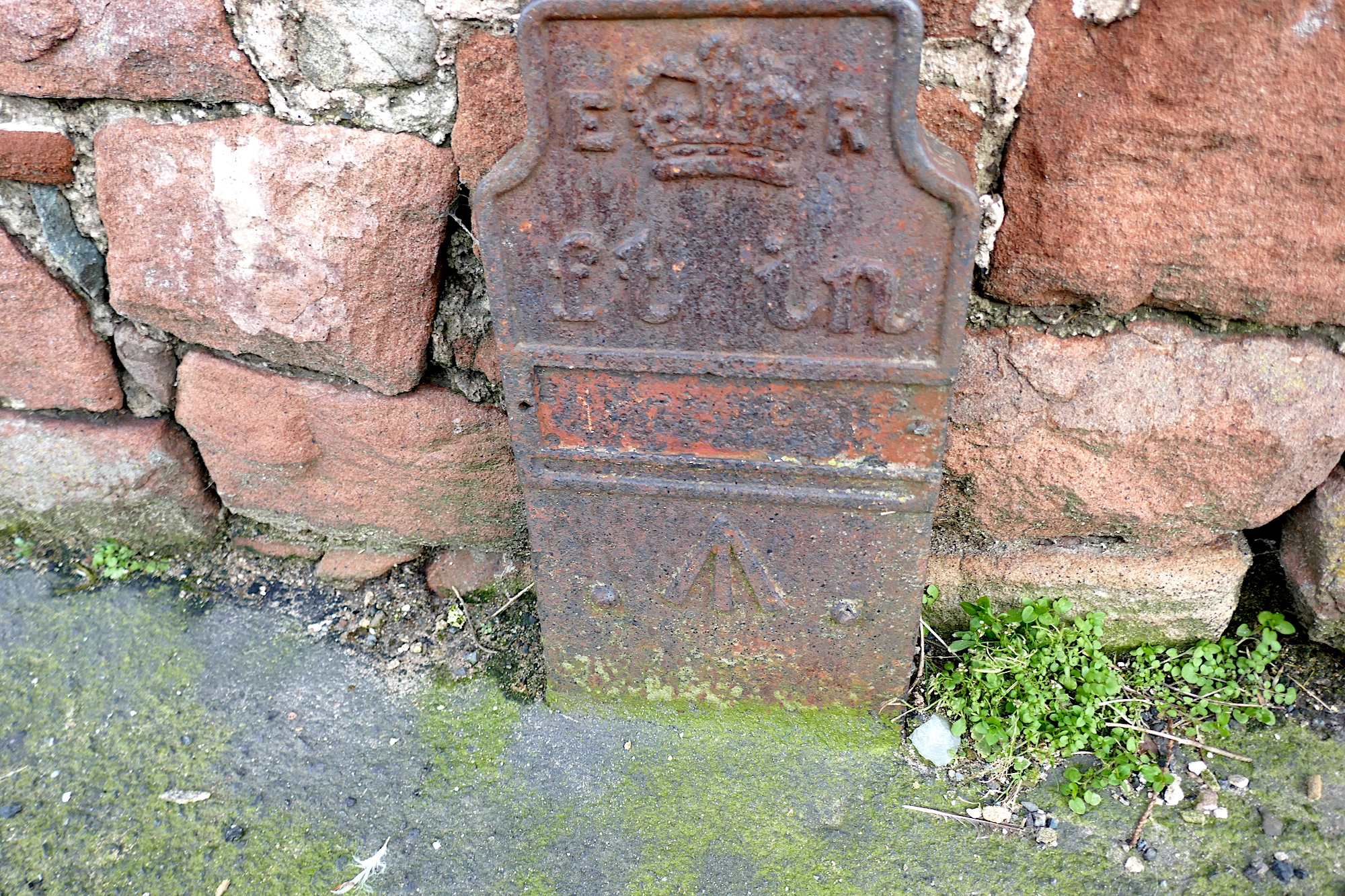 Telegraph cable marker post at Heskett House, High Heskett, Cumbria by IAmAnita 