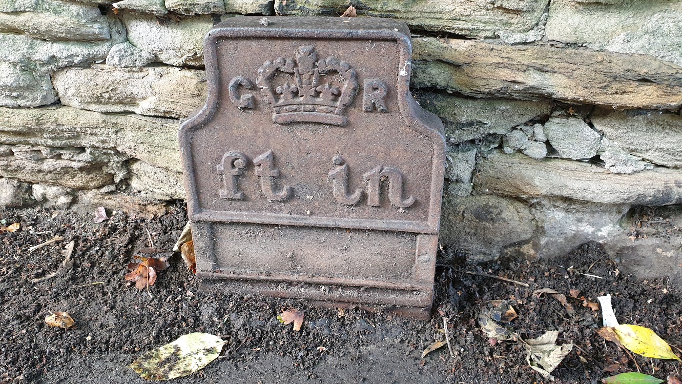 Telegraph cable marker post at 252 High Greave, Sheffield by Ian Dickinson 