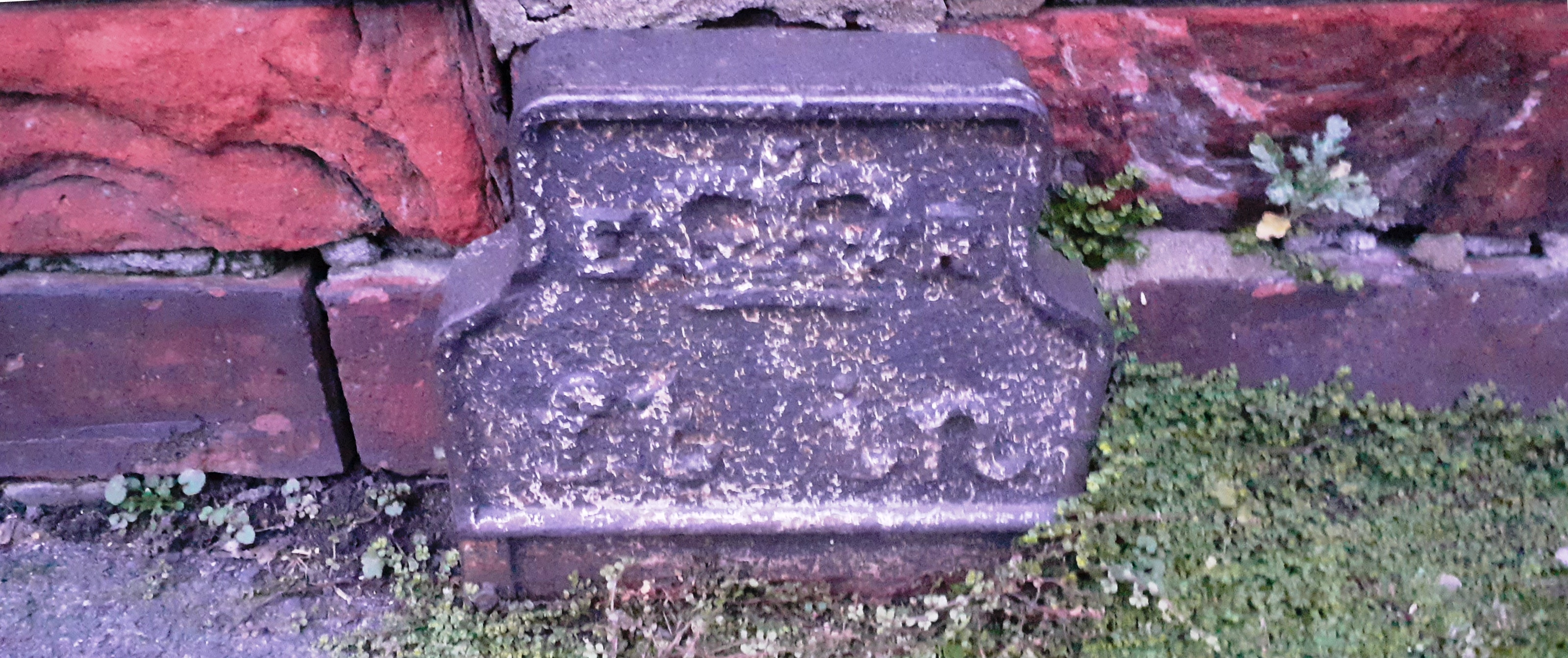 Telegraph cable marker post at 333 Warwick Road, Carlisle by Roger Templeman 