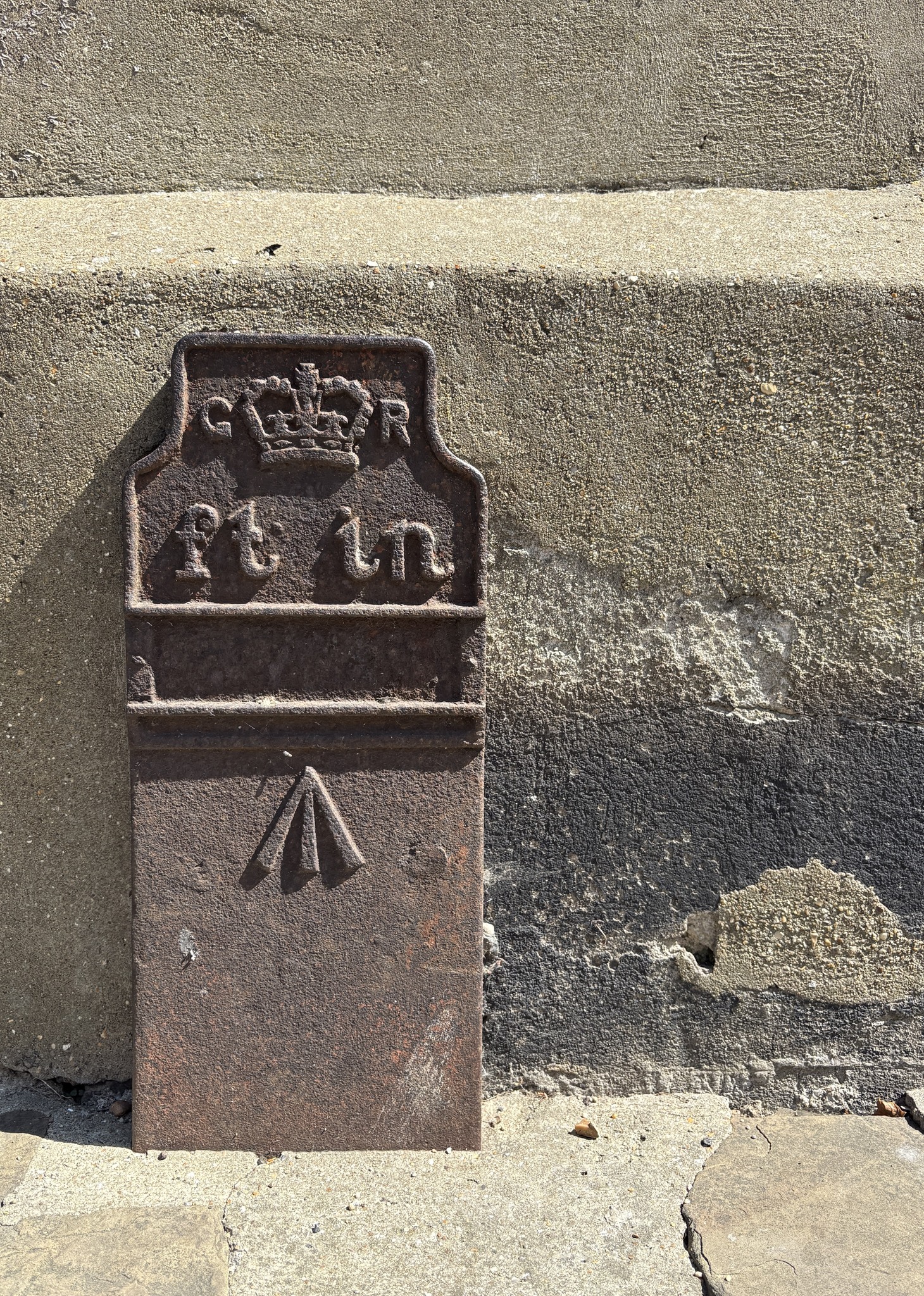 Telegraph cable marker post at Watling Street, Canterbury, Kent by Simon Westerman 