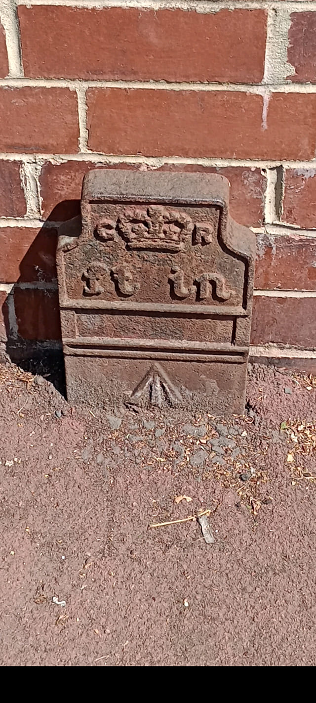 Telegraph cable marker post at 317 Durham Road, Gateshead by Joanne Muse 