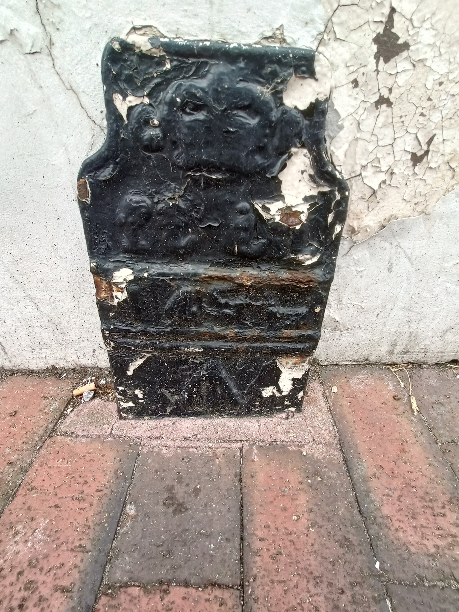 Telegraph cable marker post at 81 High Street, Sittingbourne by Sittingbourne Heritage Museum 