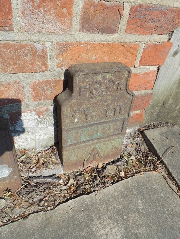 Telegraph cable marker post at 198 Hempstead Road, Watford by Derek Pattenson 