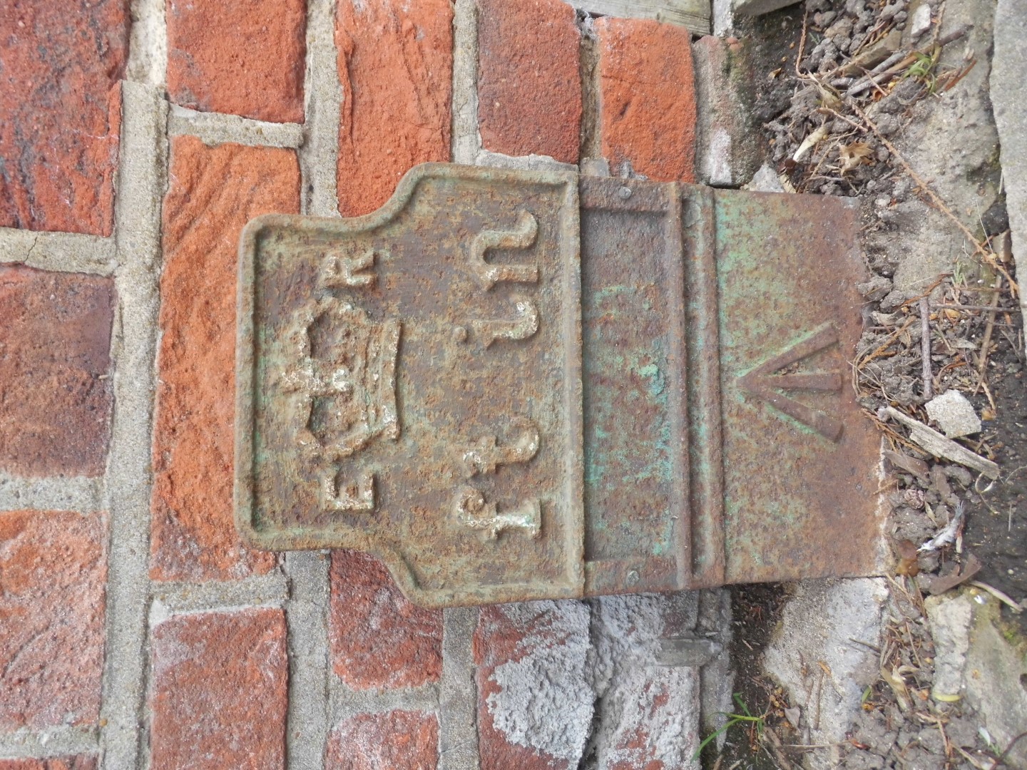 Telegraph cable marker post at 198 Hempstead Road, Watford by Derek Pattenson 