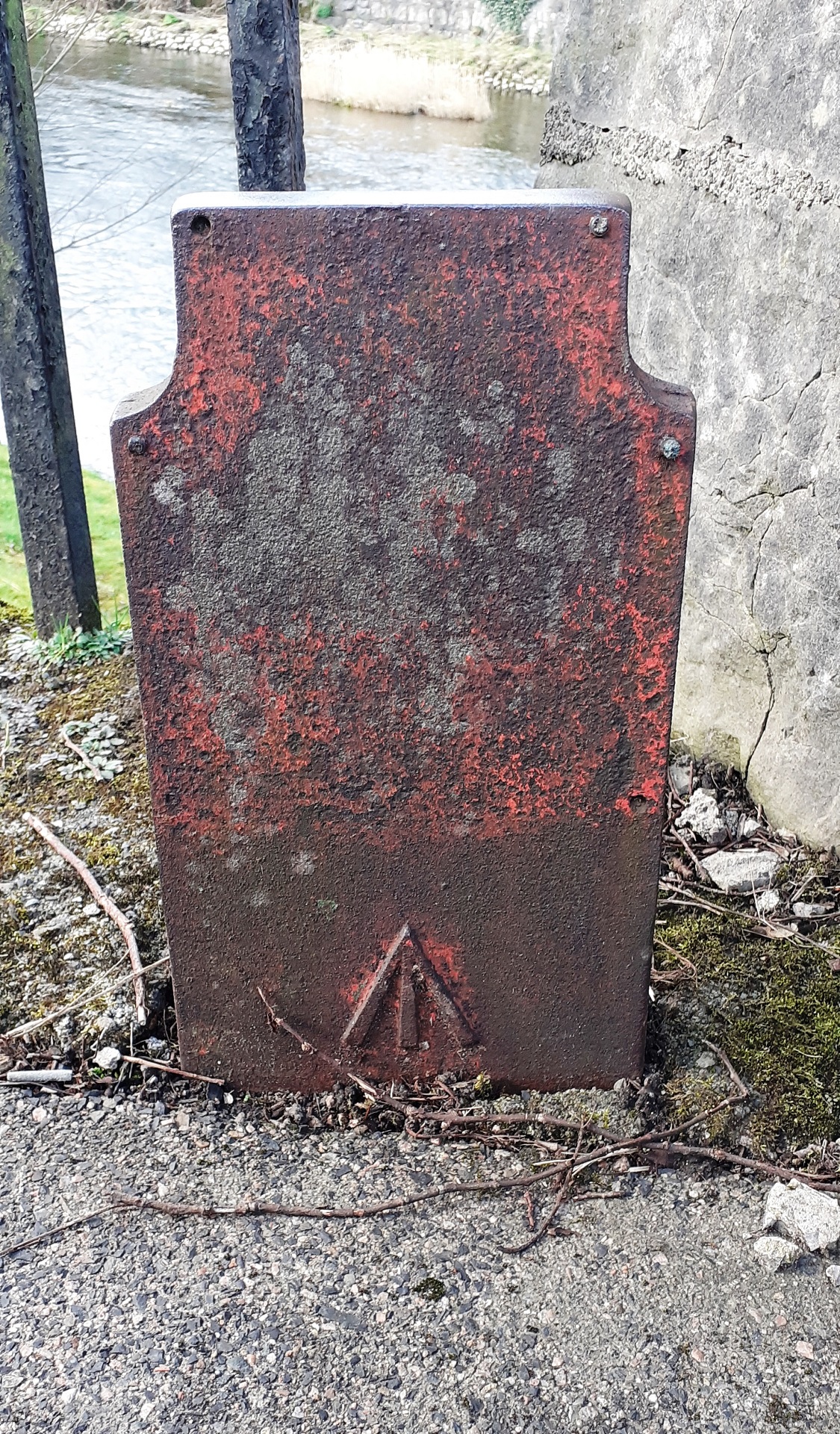 Telegraph cable marker post at SW. end of river bridge, Aynam Road, Kendal by Roger Templeman 