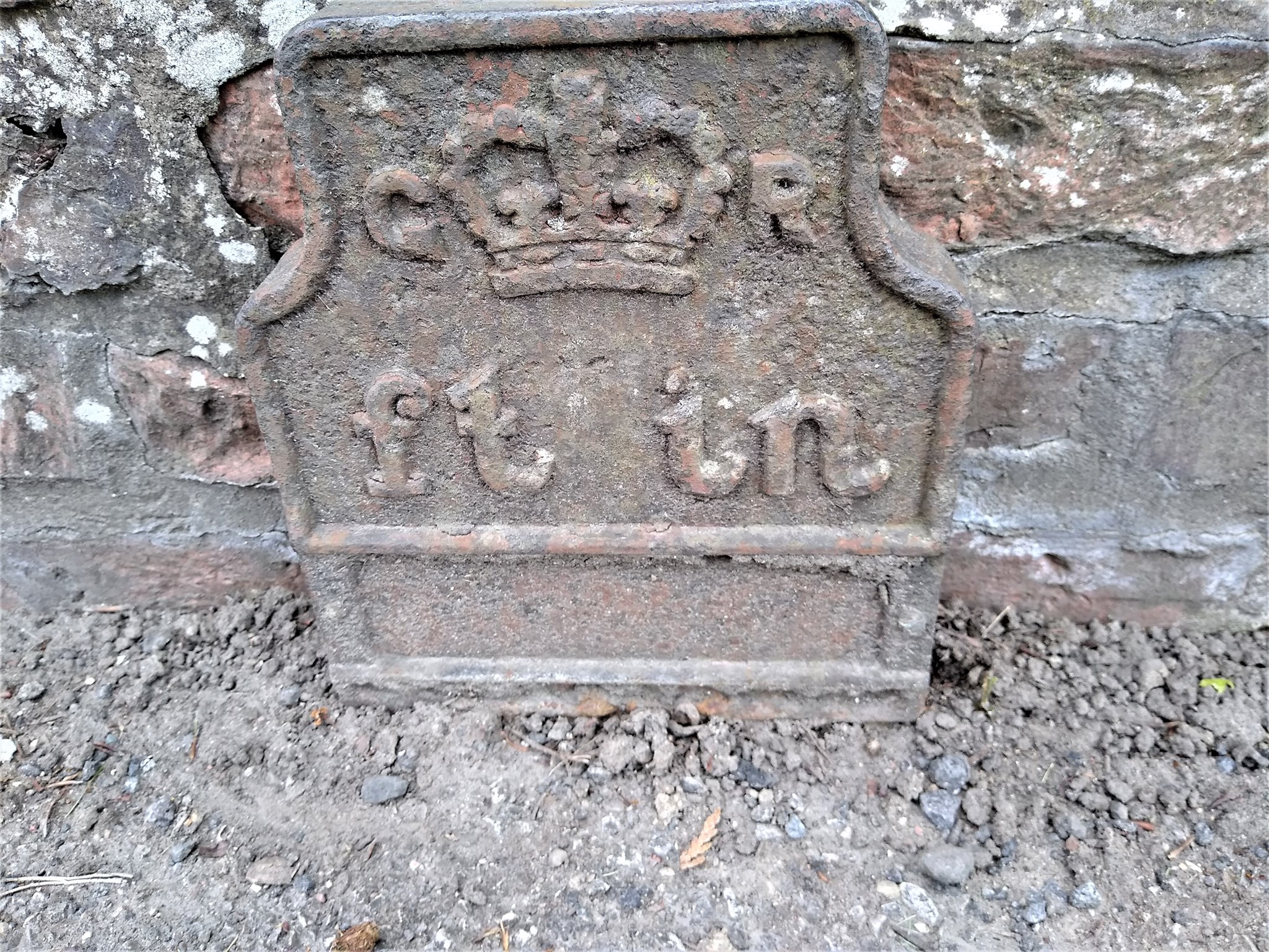 Telegraph cable marker post at 19 Tadcaster Road, Dringhouses, York by Don Boldison 
