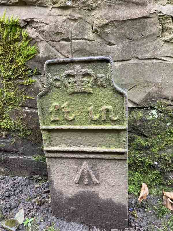 Telegraph cable marker post at Footpath to rear of 53 Whiteley Wood Road, Greystones, Sheffield by Calvin72 