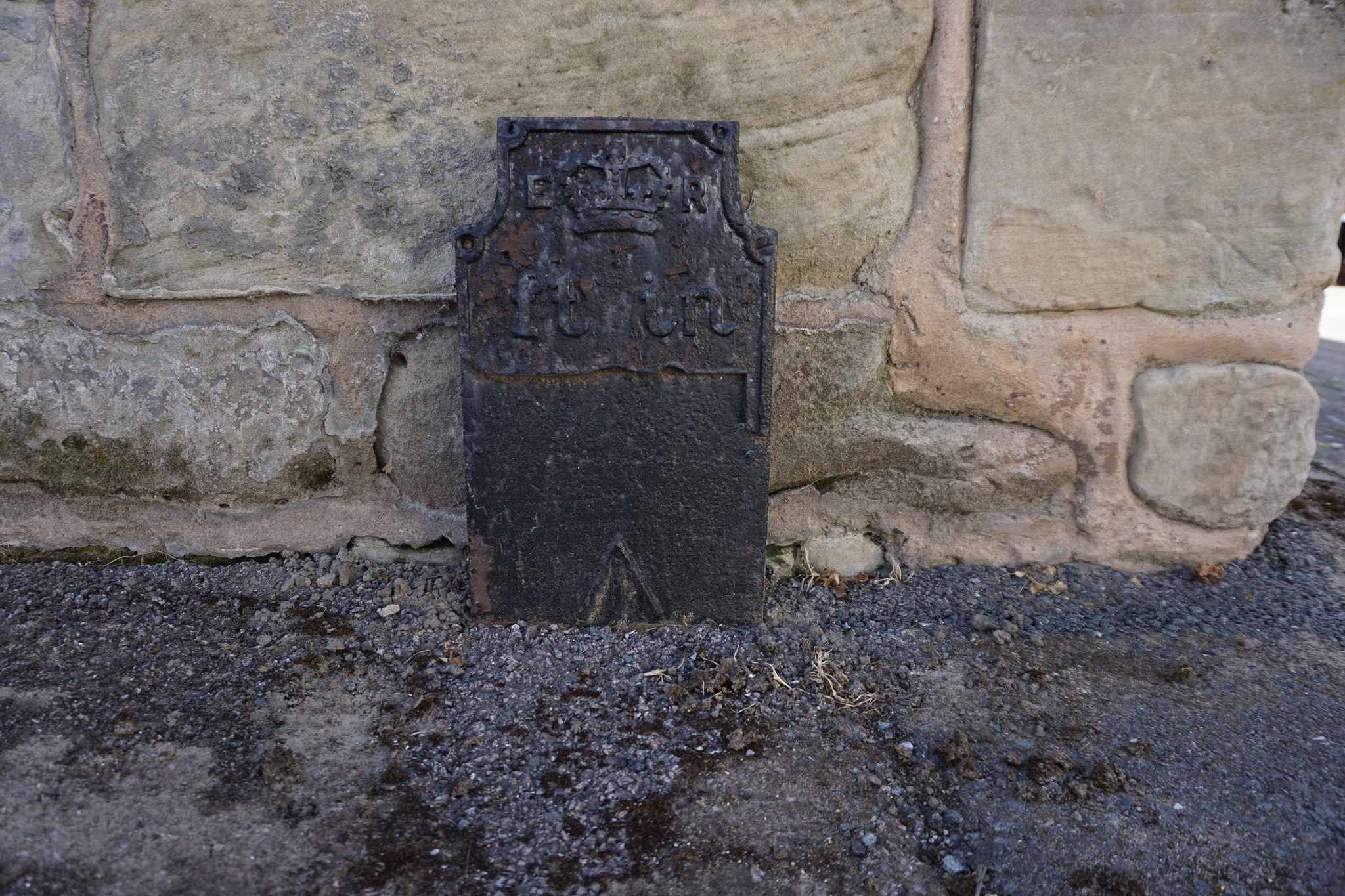 Telegraph cable marker post at opp. Goodway Court, Gerard Street, Warwick by Anth Rowley 