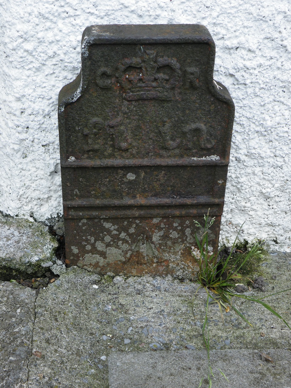 Telegraph cable marker post at 2 Overton Gardens (jnc with Compton Park Road), Plymouth by Mark Fenlon 