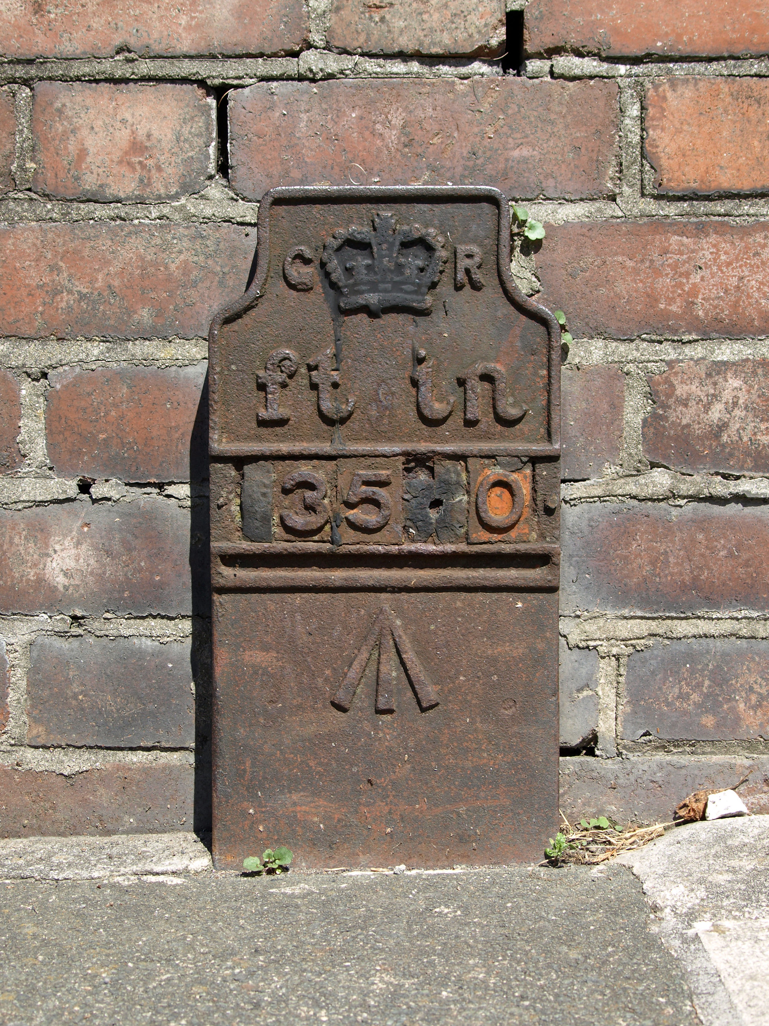 Telegraph cable marker post at 5 Lipson Road, Plymouth by Chris Williamson 