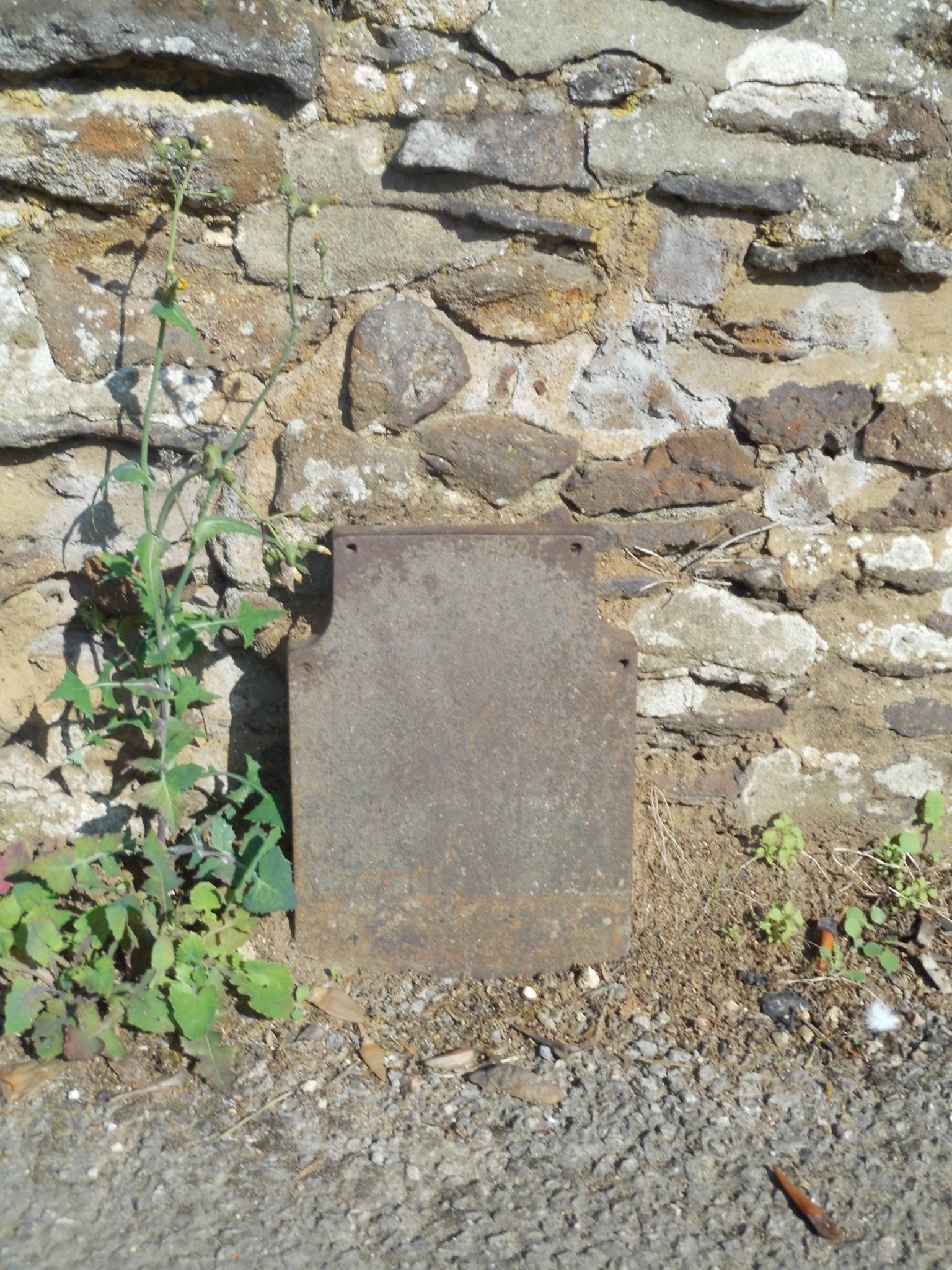 Telegraph cable marker post at 2 Woburn Road, Heath and Reach, Leighton Buzzard by Derek Pattenson 