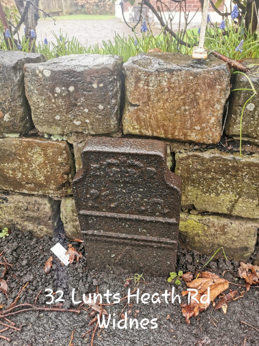 Telegraph cable marker post at 32 Lunts Heath Road, Lunts Heath, Widnes by Jan Gibbons 