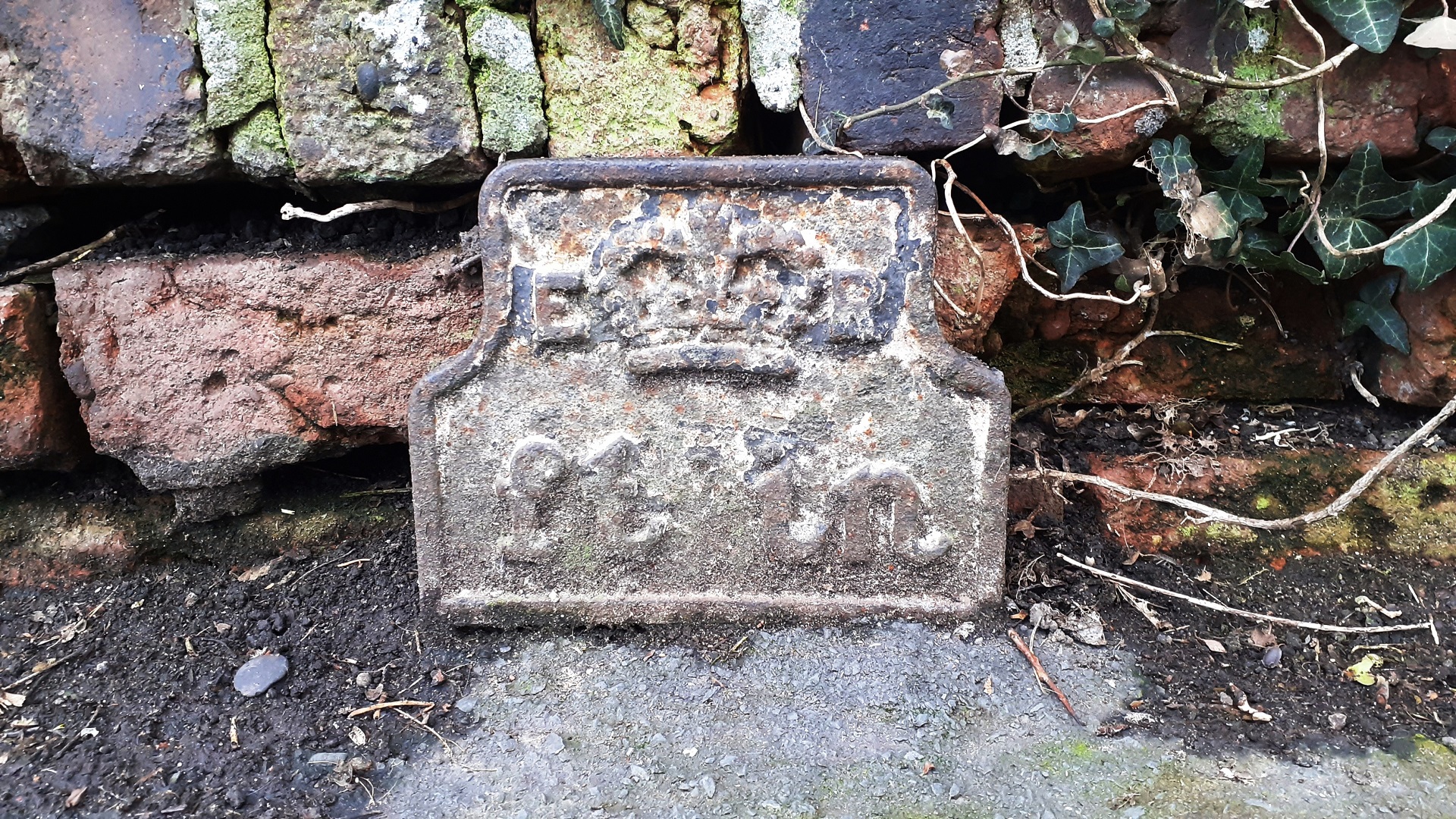 Telegraph cable marker post at 19 Kingstown Road, Carlisle by Roger Templeman 