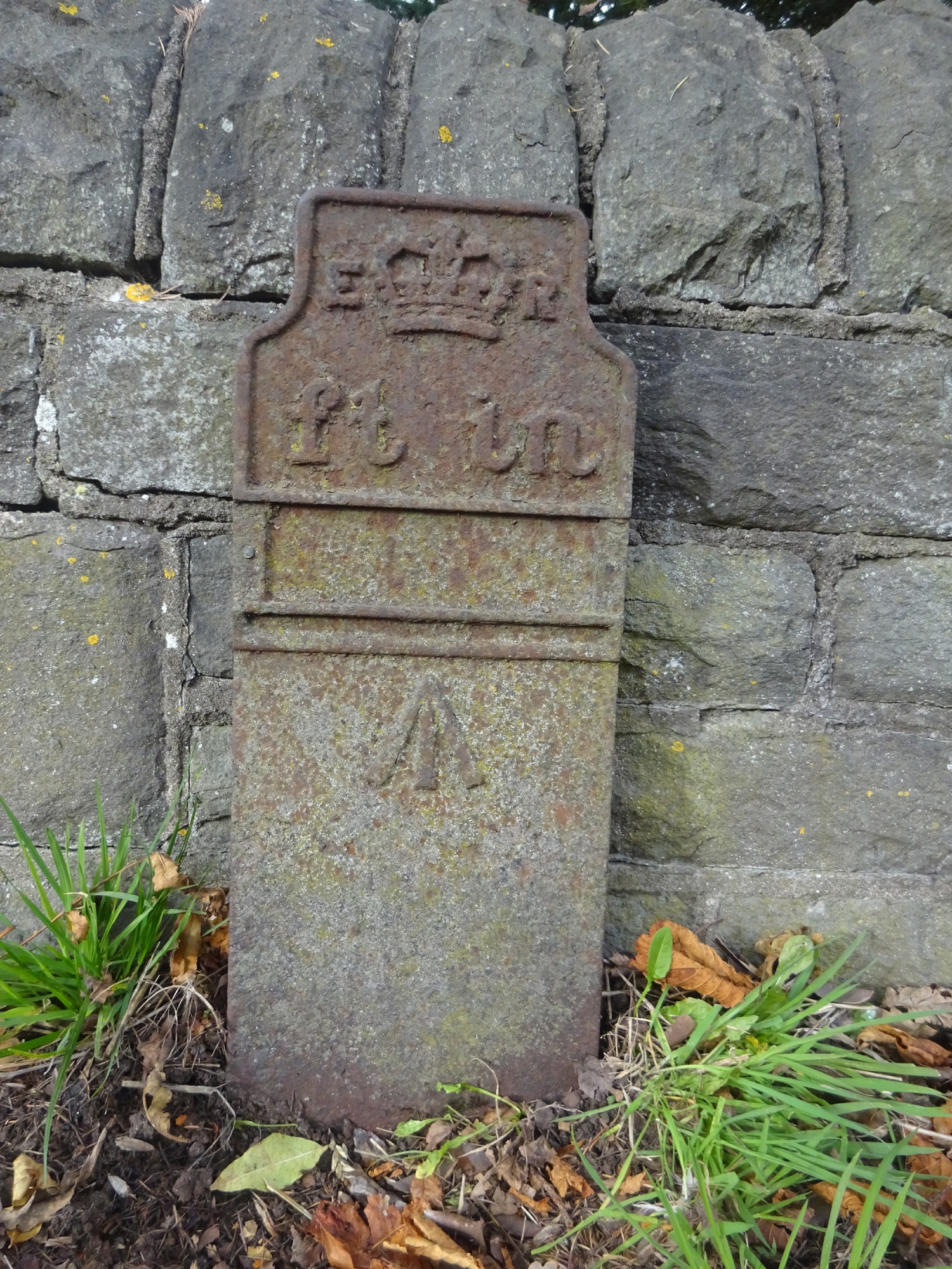 Telegraph cable marker post at St Helen's Church, Gloucester Road, Alveston by MrRed 