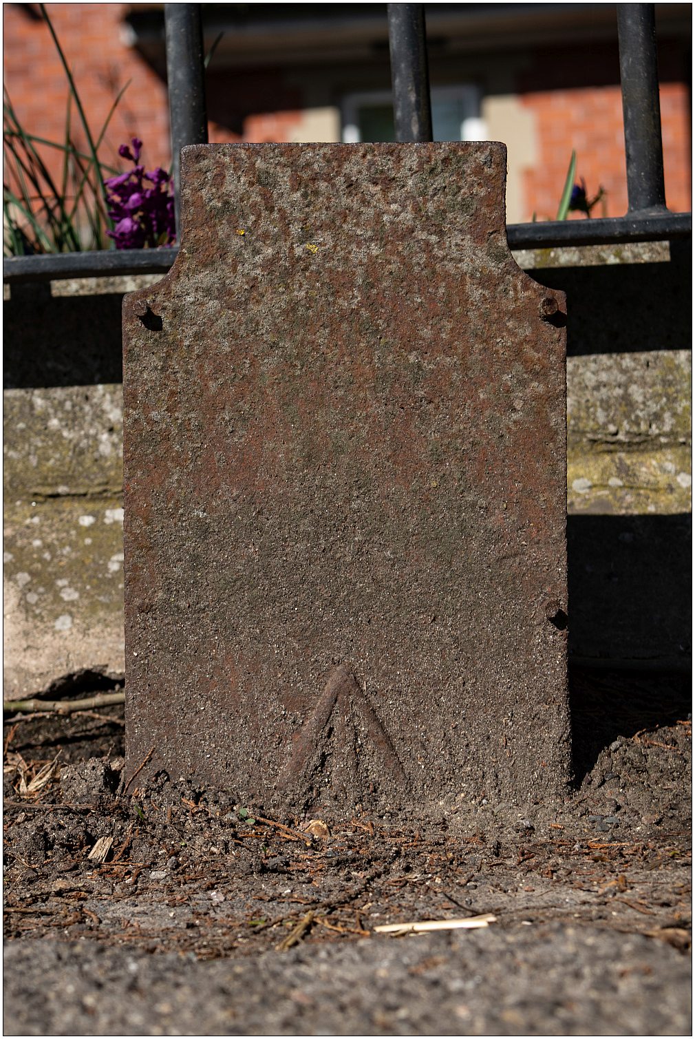 Telegraph cable marker post at 2 St Johns Road, Newbury by Phil Burrell-Wood 