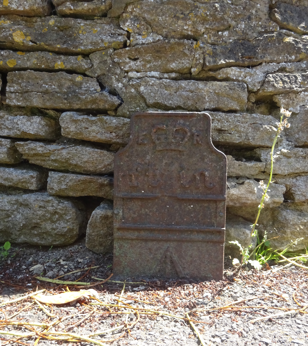 Telegraph cable marker post at Corner Bath Road and Priory Street, Corsham by Mr Red 