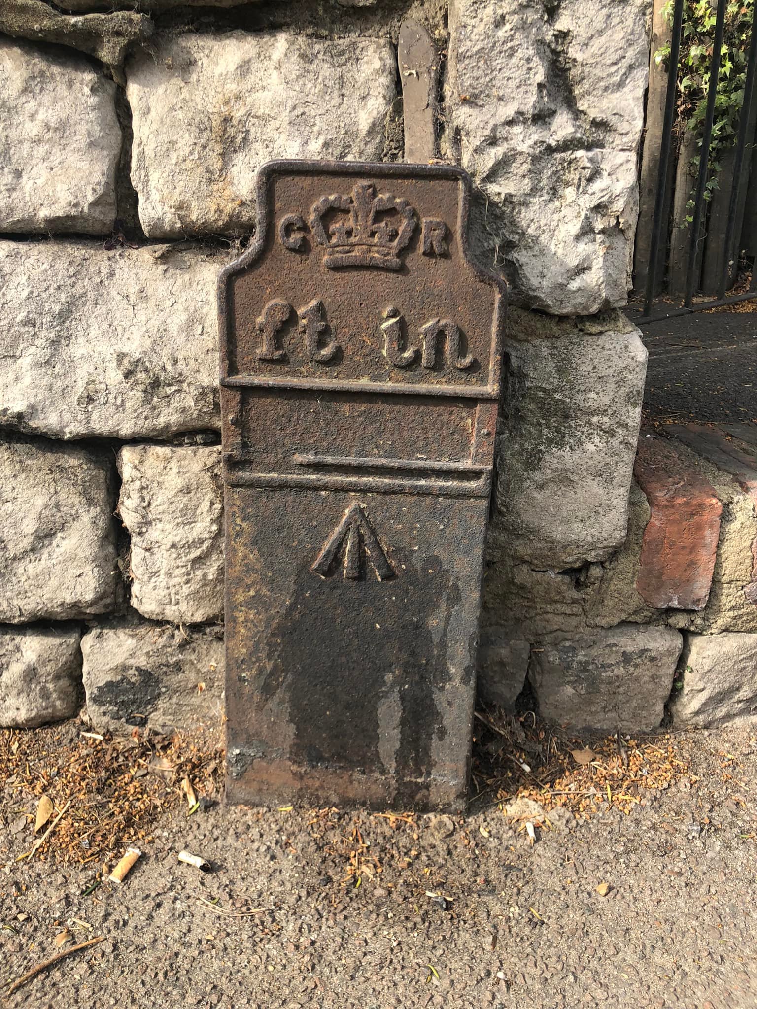 Telegraph cable marker post at 72 Tonbridge Road, (jnc. Bower St), Maidstone by Russell G Sharp 