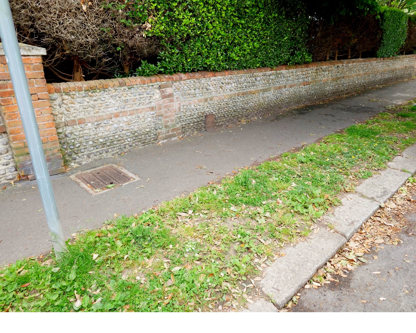 Telegraph cable marker post at opp. 117 Chesswood Road, Worthing by Roger Spencer 