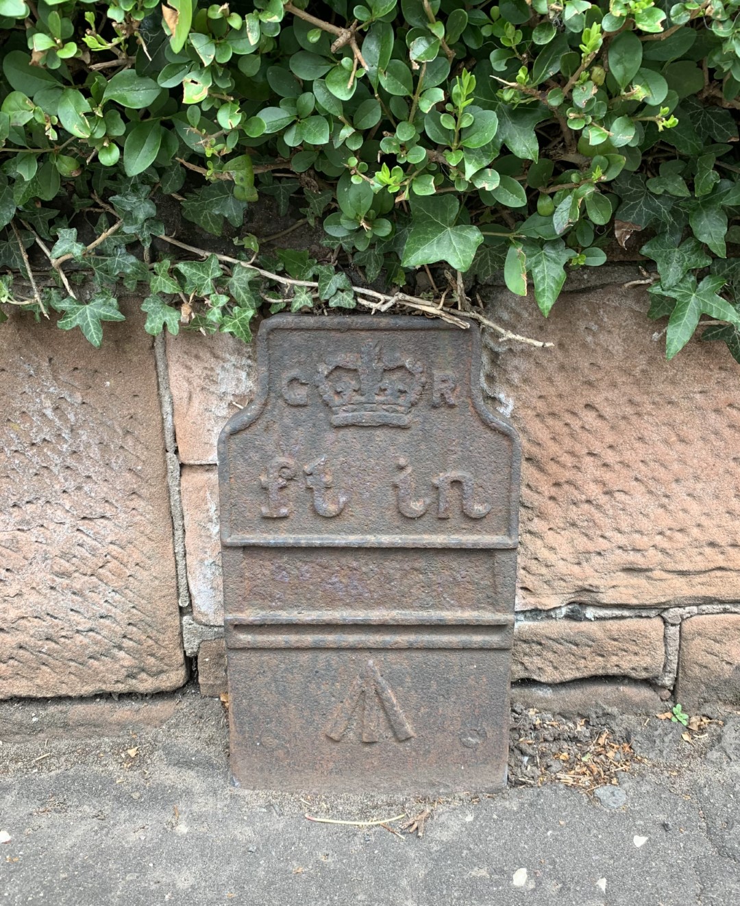 Telegraph cable marker post at 16 Glebe St, Renfrew by Alexandra Bethwaite 