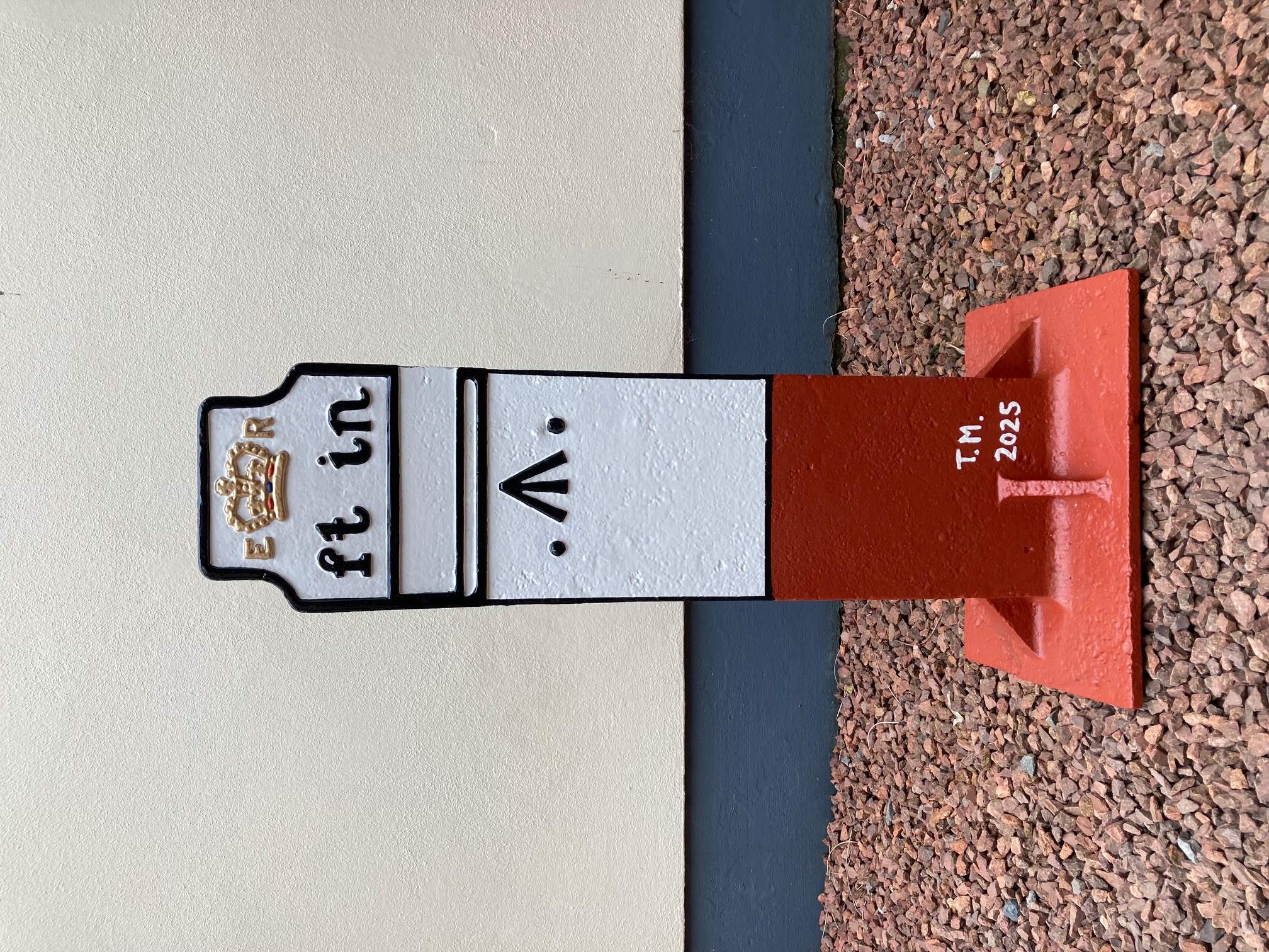 Telegraph cable marker post at Inglewood Road, Penrith by Terry Moore 