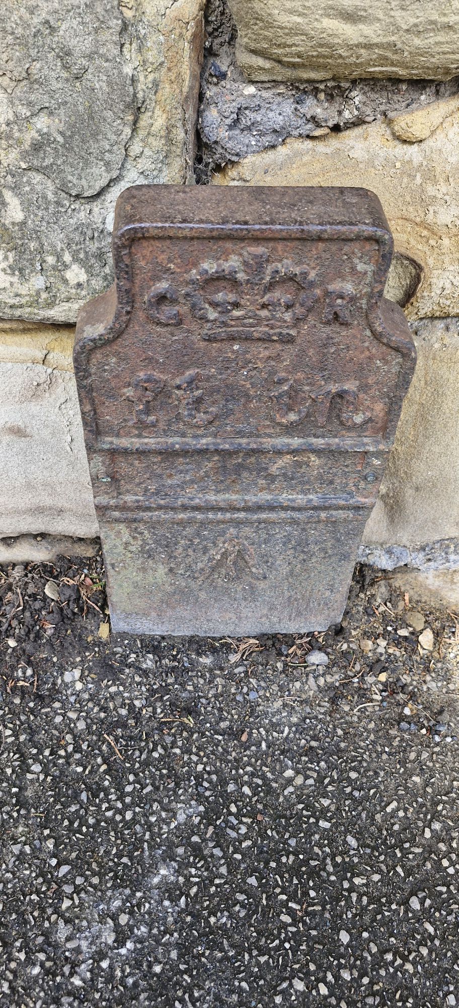 Telegraph cable marker post at 96a Elland Road, Churwell, Leeds by Ian Bennett 