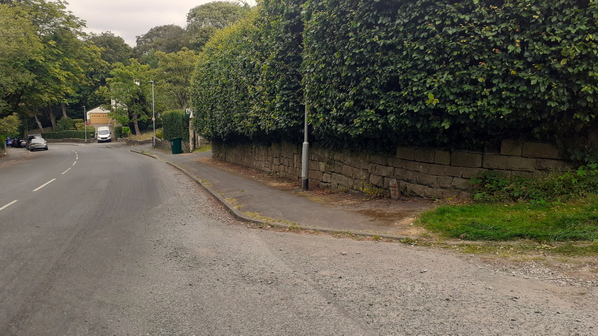 Telegraph cable marker post at Jnc Queens Road, 25m W of 7 Queens Road, Ilkley by Roger Templeman 