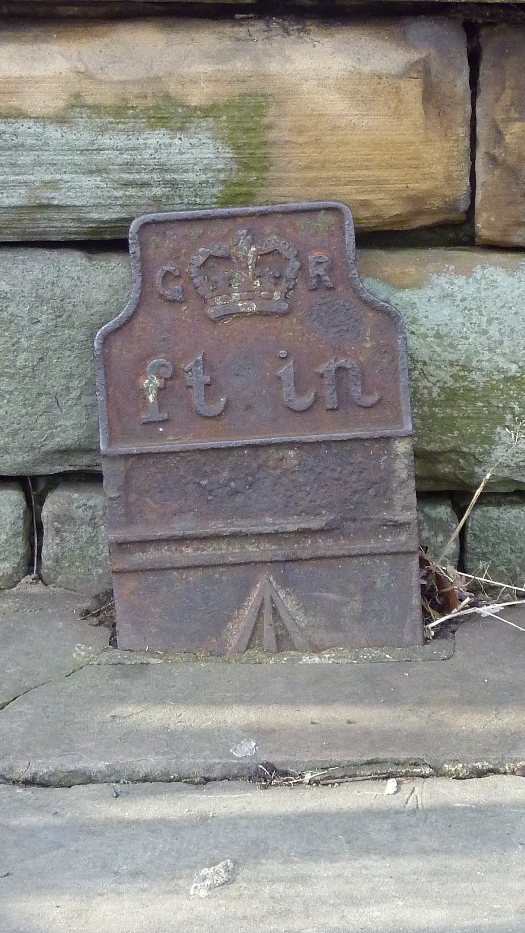 Telegraph cable marker post at 98 Chapeltown Road, Leeds by IKBrunels 