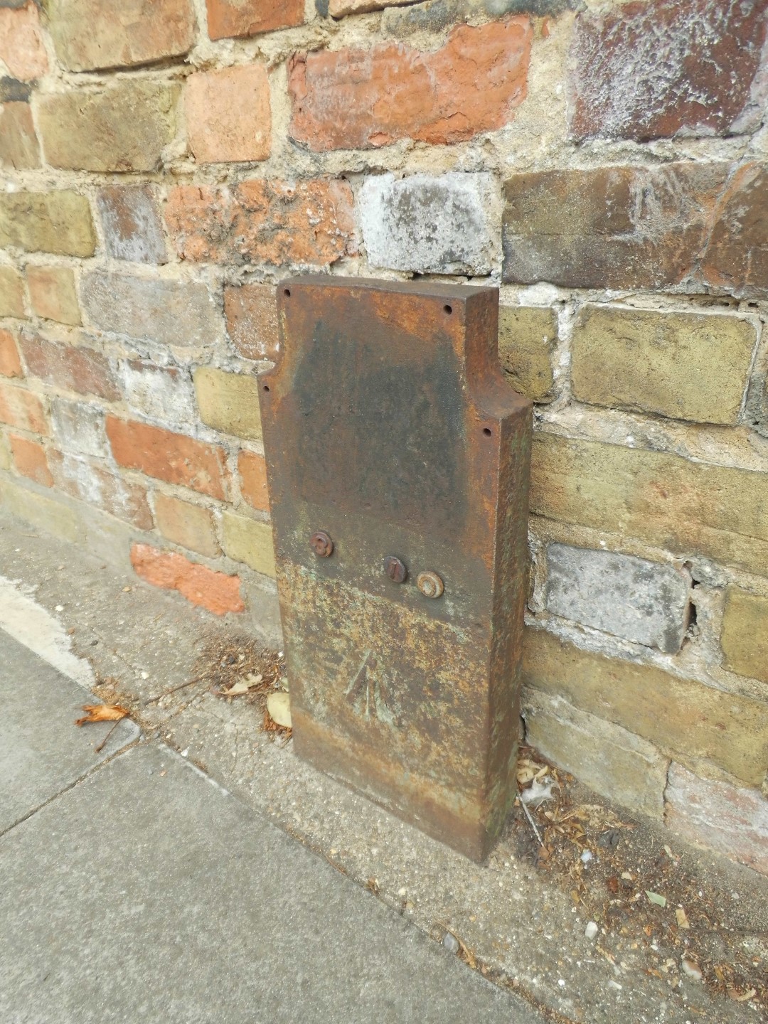 Telegraph cable marker post at 110 Hempstead Road, Watford by Derek Pattenson 